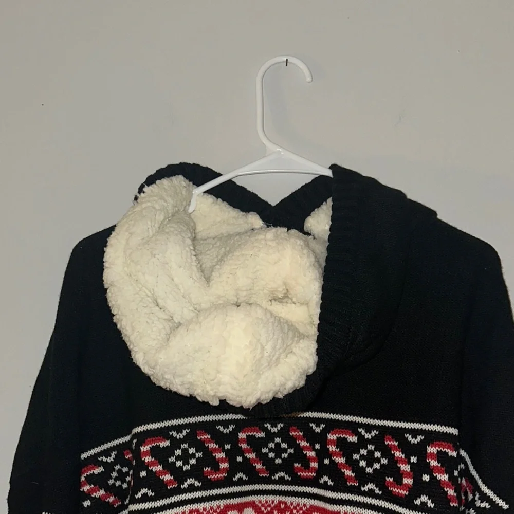 Black and Red Nordic Patterned Crew Neck Sweater winter pattern Christmas Sherpa - Picture 3 of 4